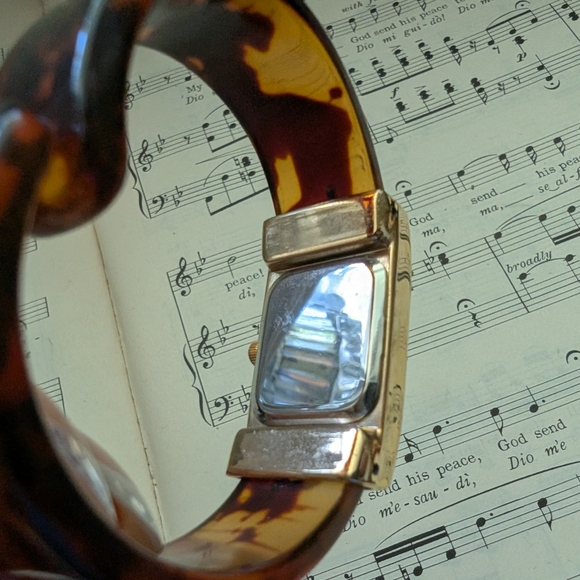 Casio Gold and Brown Quartz Watch - Picture 5 of 10